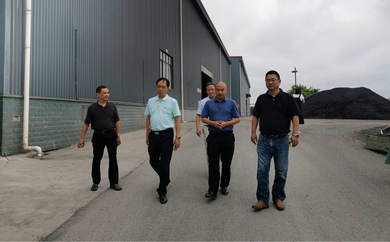 泸州市公路局领导在旌辰沥青混凝土有限公司调研指导工作(图1) 泸州市公路局领导在旌辰沥青混凝土有限公司调研指导工作(图1)